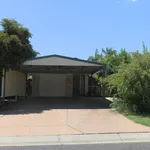 Rent 4 bedroom house in Emerald