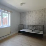 Rent 2 bedroom flat in Uxbridge