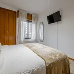 Rent a room of 150 m² in madrid