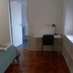 Rent a room of 130 m² in lisbon