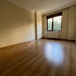 Rent 4 bedroom apartment of 140 m² in İstanbul