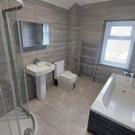 Rent 3 bedroom flat in Wales