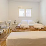 Rent a room of 75 m² in madrid