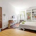 Rent 1 bedroom apartment of 40 m² in Milano