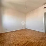 Rent 5 bedroom apartment of 150 m² in Milano