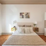 Rent a room of 209 m² in Lisboa