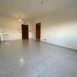 Affitto 5 camera appartamento di 95 m² in Latina