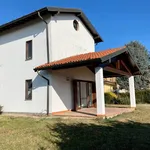 Rent 5 bedroom house of 180 m² in Fenegrò