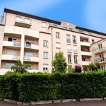 Rent 2 bedroom apartment of 46 m² in Chartres