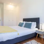 Rent 2 bedroom apartment of 60 m² in Porto