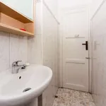 Rent a room of 110 m² in madrid