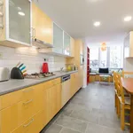 Rent a room of 300 m² in brussels