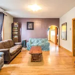 Rent 5 bedroom apartment in Sherbrooke