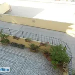 Affitto 5 camera appartamento di 151 m² in Palermo