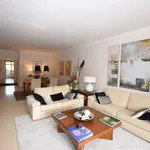 Rent 2 bedroom apartment of 120 m² in Puerto Banús