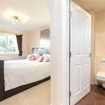 Rent 6 bedroom house in South East England