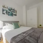 Rent a room of 220 m² in madrid