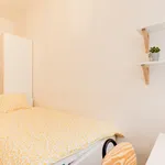 Rent 5 bedroom apartment in Prague