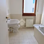 Rent 2 bedroom apartment of 65 m² in Milano