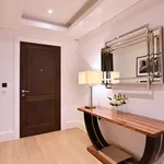 Rent 2 bedroom flat in Mayfair