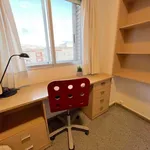 Rent a room of 170 m² in valencia