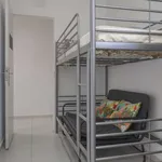 Rent a room of 100 m² in madrid