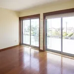 Rent 4 bedroom house of 184 m² in Porto