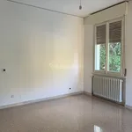 Rent 7 bedroom apartment of 90 m² in Modena