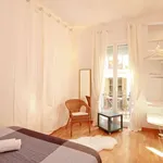 Rent 3 bedroom apartment of 92 m² in barcelona