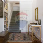 Rent 10 bedroom house of 380 m² in Roma