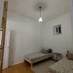 Rent 5 bedroom apartment of 75 m² in Lisboa