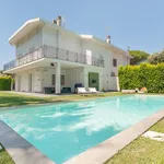 Rent 5 bedroom house of 320 m² in Rome