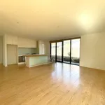 Rent 3 bedroom apartment in altona