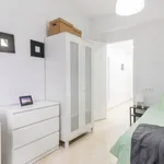 Rent 4 bedroom apartment in Valencia