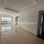 Affitto 4 camera appartamento di 168 m² in Rome