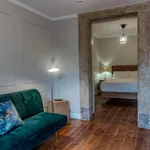 Rent 3 bedroom apartment of 95 m² in Lisbon