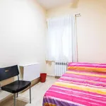 Rent a room of 180 m² in madrid