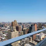 Rent 3 bedroom apartment of 209 m² in New York