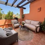 Alquilo 2 dormitorio apartamento de 90 m² en Estepona