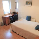 Rent 5 bedroom house in Wales