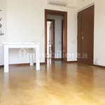 Rent 3 bedroom apartment of 95 m² in Bari