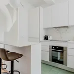 Rent 2 bedroom apartment of 710 m² in Paris