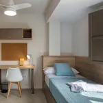 Rent a room of 100 m² in Valencia