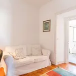 Rent a room of 180 m² in lisbon