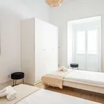 Rent 3 bedroom apartment in lisbon