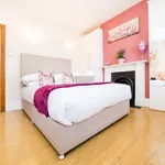 Rent 3 bedroom apartment of 1200 m² in London