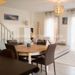 Rent 4 bedroom apartment of 86 m² in Villenave D Ornon