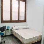 Rent a room of 300 m² in valencia