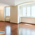 Rent 3 bedroom apartment of 100 m² in Milan