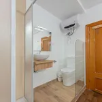 Rent a room of 80 m² in valencia